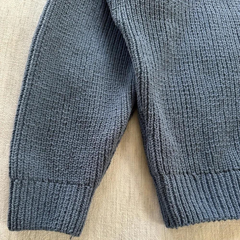A&F Chunky Knit Blue Crew Neck Sweater, Size M - Picture 6 of 6